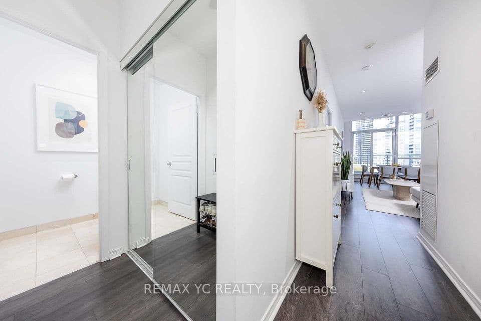 352 Front Street W PH09, Toronto, ON M5V 0K3 – photo 2