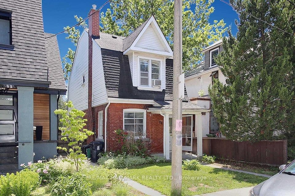 73 Hocken Avenue, Toronto, ON M6G 2K1 – main photo