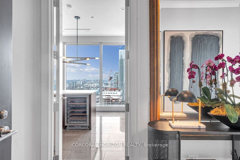 183 Wellington Street W 3303, Toronto, ON M5V 0A1 – main photo