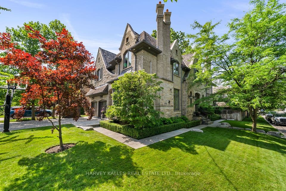 6 Vesta Drive, Toronto, ON M5P 2Z3 – photo 2
