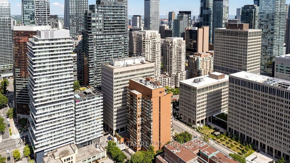 62 Wellesley Street W 1405, Toronto, ON M5S 2X3 – photo 2