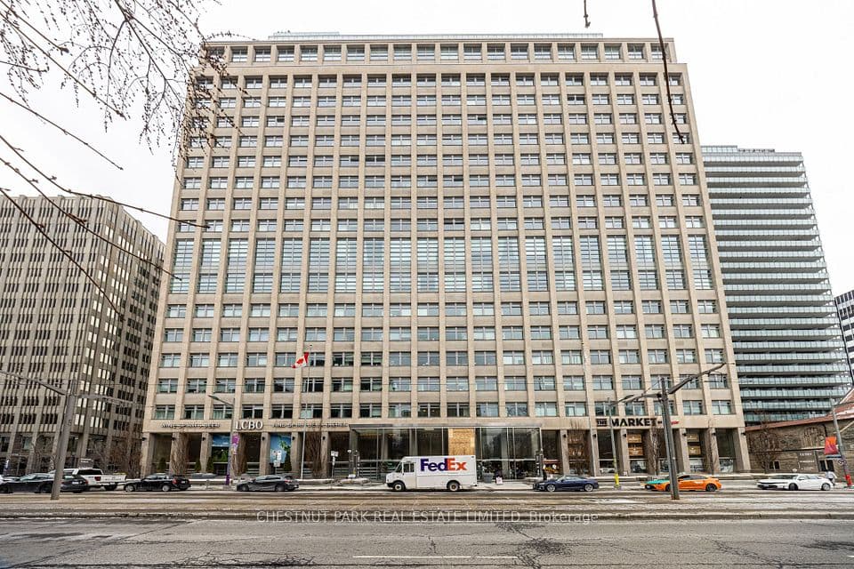 111 St Clair Avenue W 416, Toronto, ON M4V 1N5 – main photo