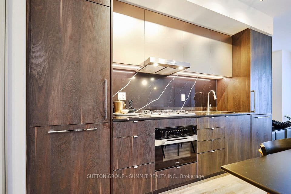771 YONGE Street 2501, Toronto, ON M4W 0B8 – photo 2