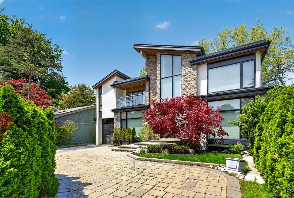 16 Chipping Road, Toronto, ON M3B 1L1 – photo 3