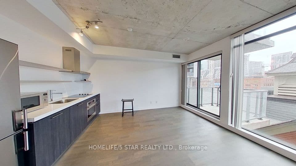 560 KING Street W 618, Toronto, ON M5V 0L5 – photo 3