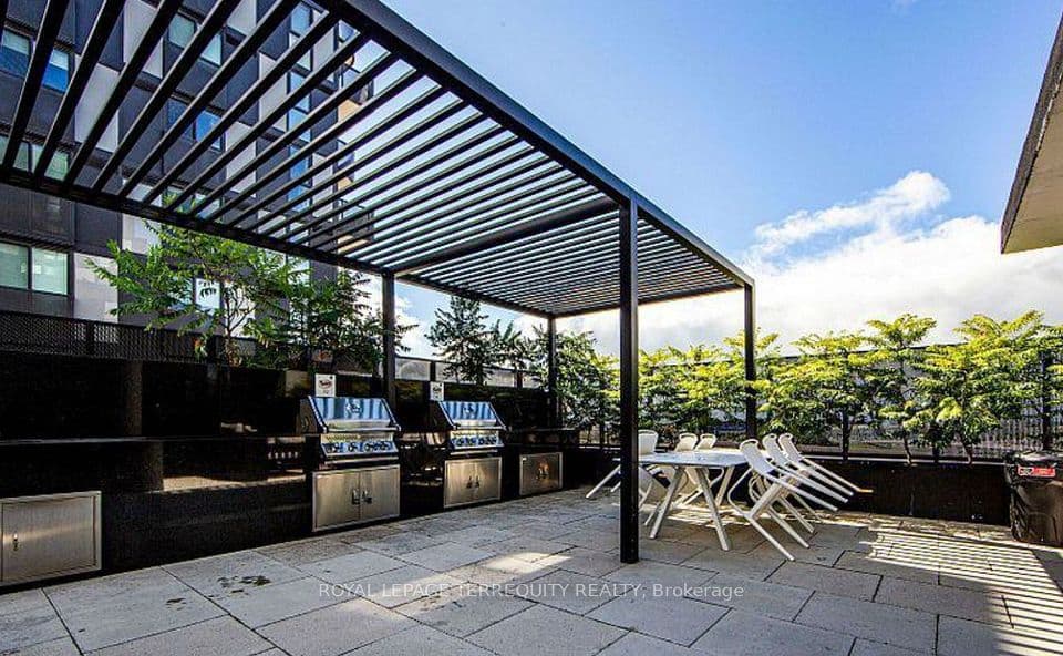 30 Tretti Way 720, Toronto, ON M3H 0E3 – main photo