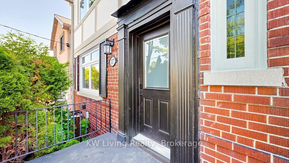 117 Sutherland Drive, Toronto, ON M4G 1H8 – main photo