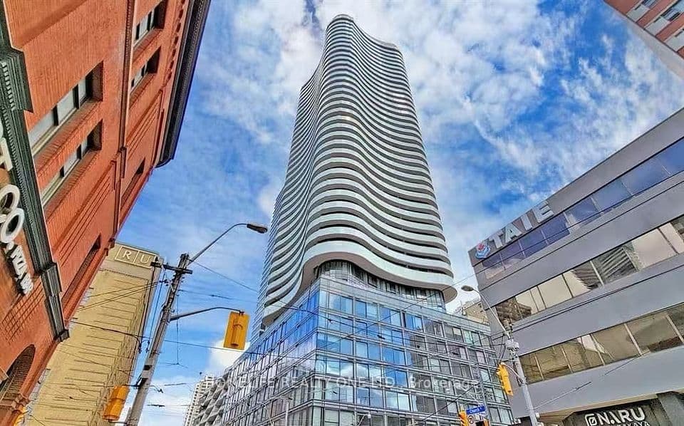 403 Church Street 2002, Toronto, ON M4Y 0C9 – main photo