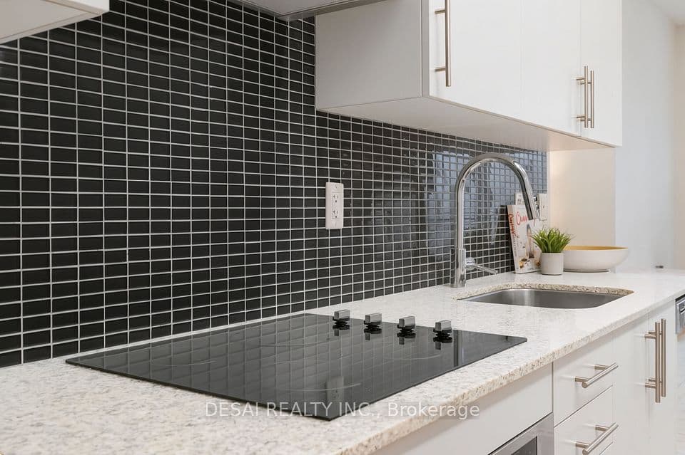 352 Front Street W 2321, Toronto, ON M5V 0K3 – photo 2