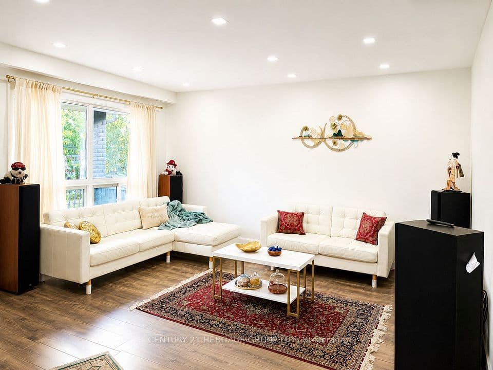 124 Regina Avenue, Toronto, ON M6A 1R7 – photo 3
