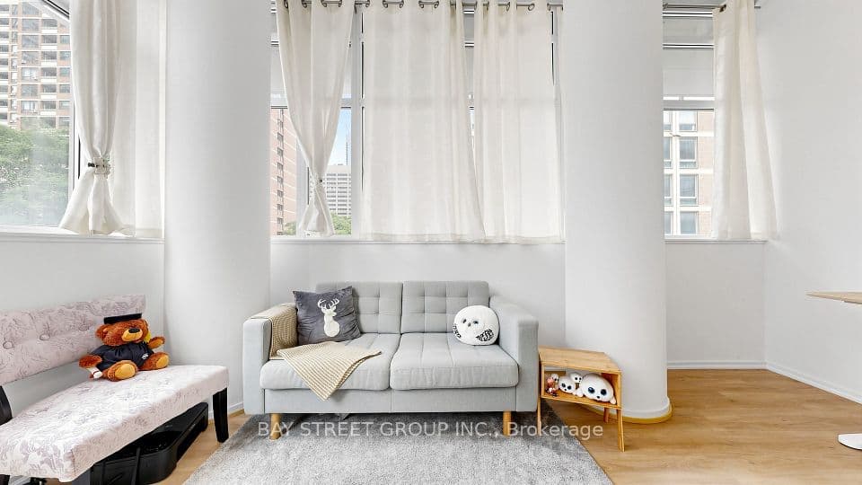 75 St Nicholas Street 311, Toronto, ON M4Y 0A5 – photo 3