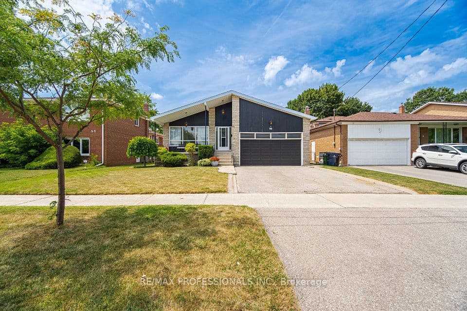 90 Peckham Avenue, Toronto, ON M2R 2V5 – main photo