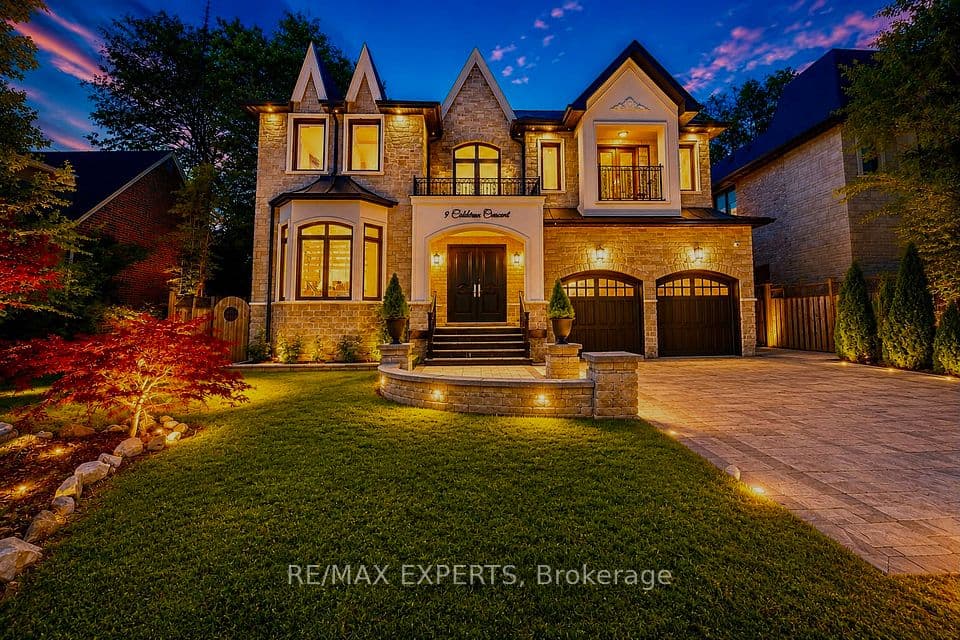 9 Calderon Crescent, Toronto, ON M2R 2E4 – main photo