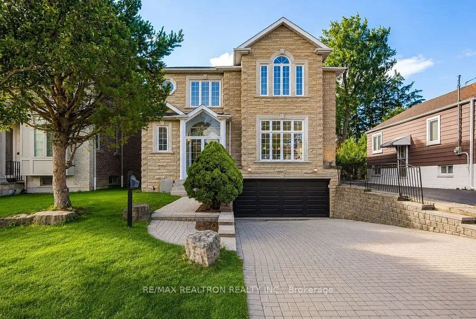 225 Olive Avenue S, Toronto, ON M2N 4P5 – main photo