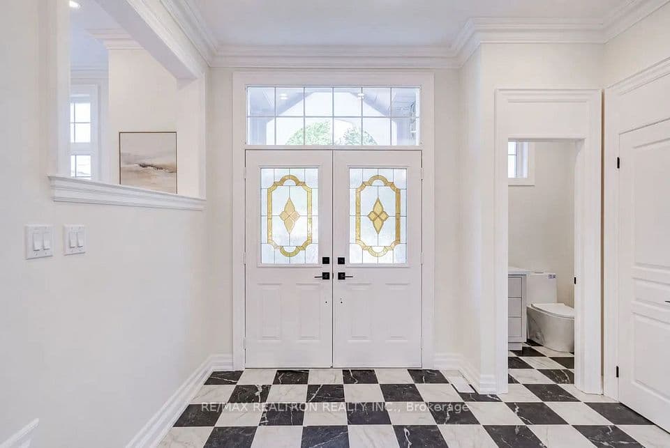 225 Olive Avenue S, Toronto, ON M2N 4P5 – photo 2