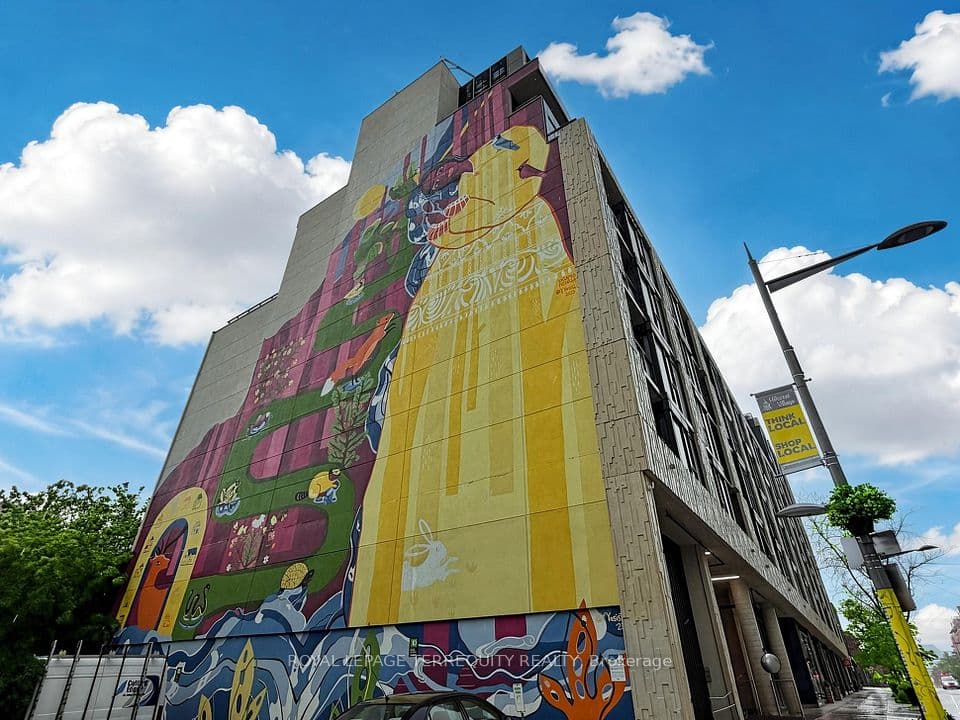 840 St Clair Avenue W 612, Toronto, ON M6C 0A4 – main photo