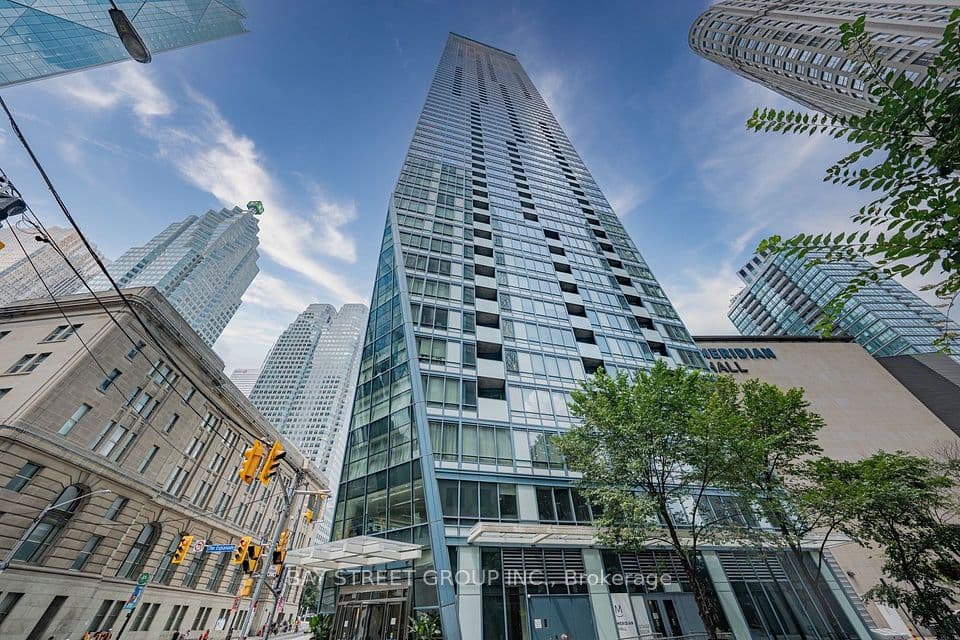 8 The Esplanade 5403, Toronto, ON M5E 0A6 – main photo