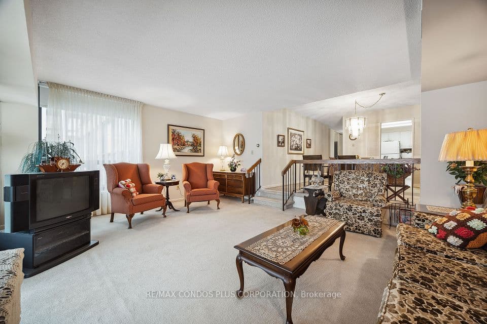 62 Wellesley Street W 902, Toronto, ON M5S 2X3 – main photo