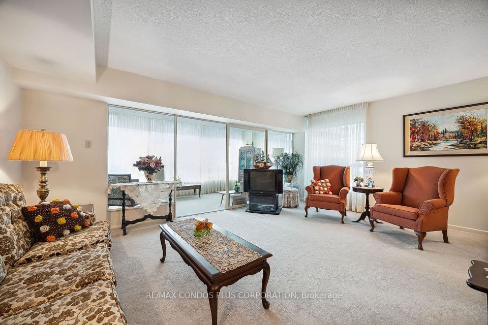 62 Wellesley Street W 902, Toronto, ON M5S 2X3 – photo 2