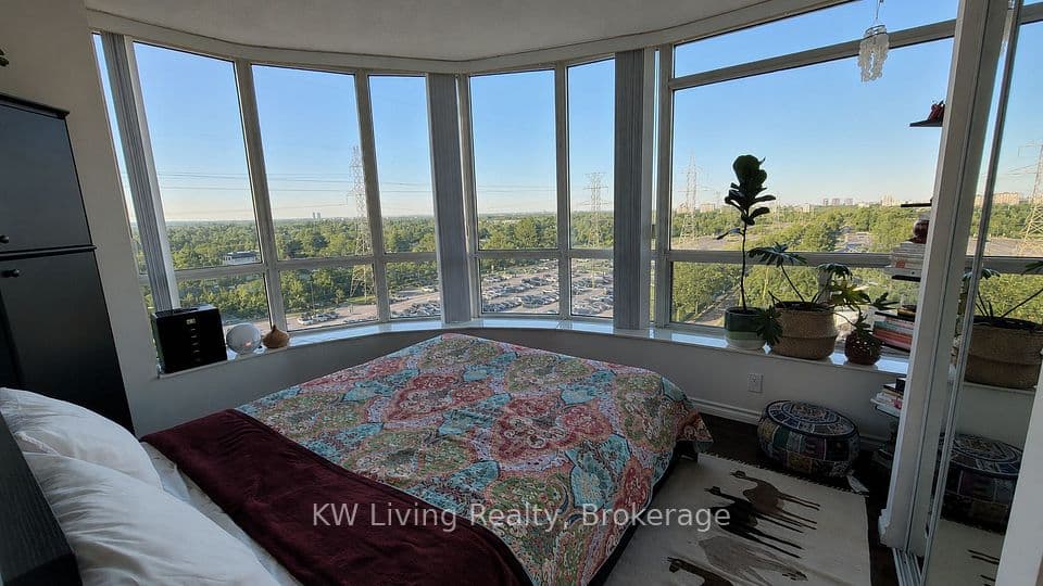 28 Pemberton Avenue 903, Toronto, ON M2M 4L1 – main photo