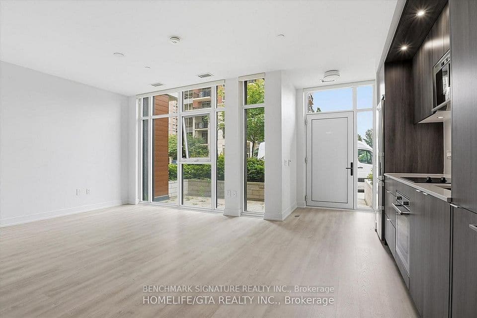 30 Inn On The Park Drive 206, Toronto, ON M3C 0P7 – photo 2