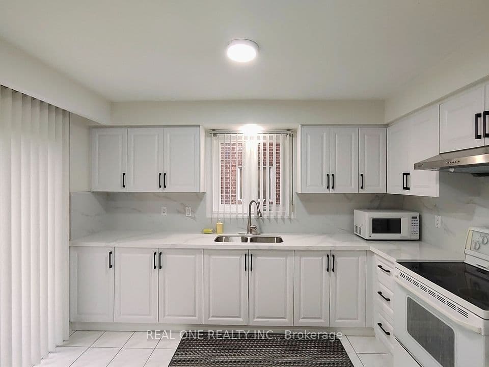 13 Mallaby Road, Toronto, ON M2H 1P3 – photo 3