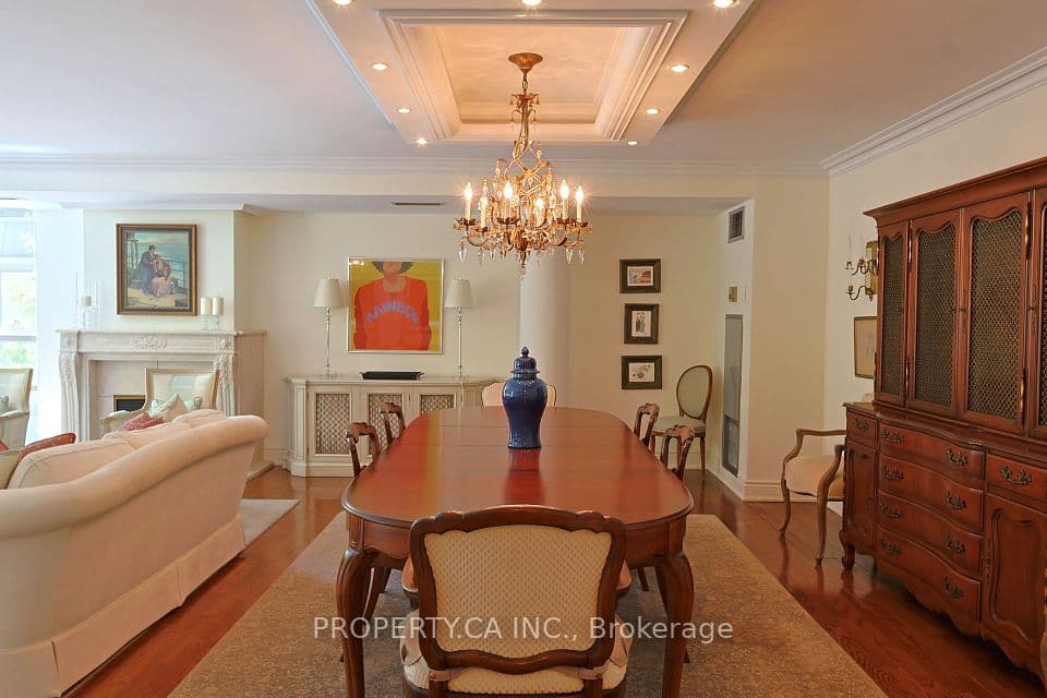 18 Lower Village Gate 203, Toronto, ON M5P 3M1 – photo 2