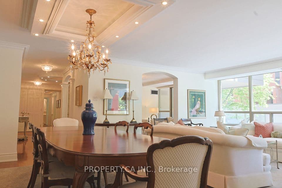 18 Lower Village Gate 203, Toronto, ON M5P 3M1 – photo 3