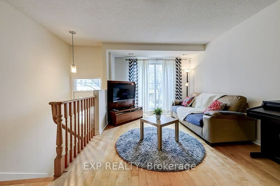 28 Sommerset Way 1716, Toronto, ON M2N 6W7 – photo 2