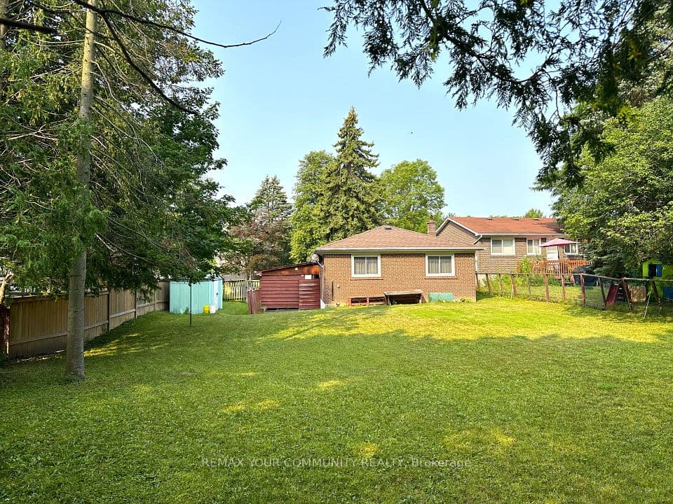 15 Resolution Crescent, Toronto, ON M2H 1N3 – photo 3