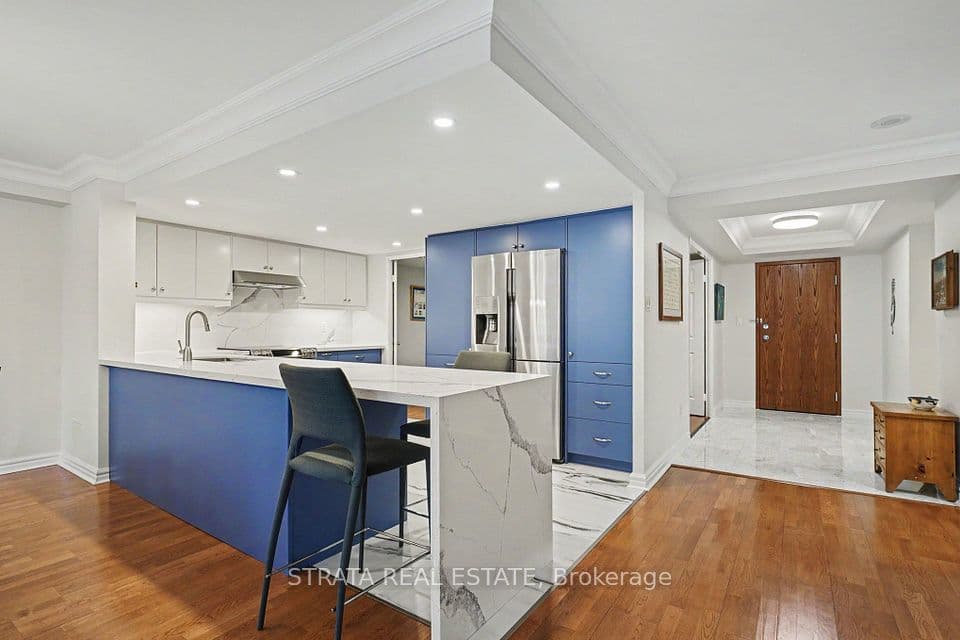33 University Avenue 1206, Toronto, ON M5J 2S7 – main photo