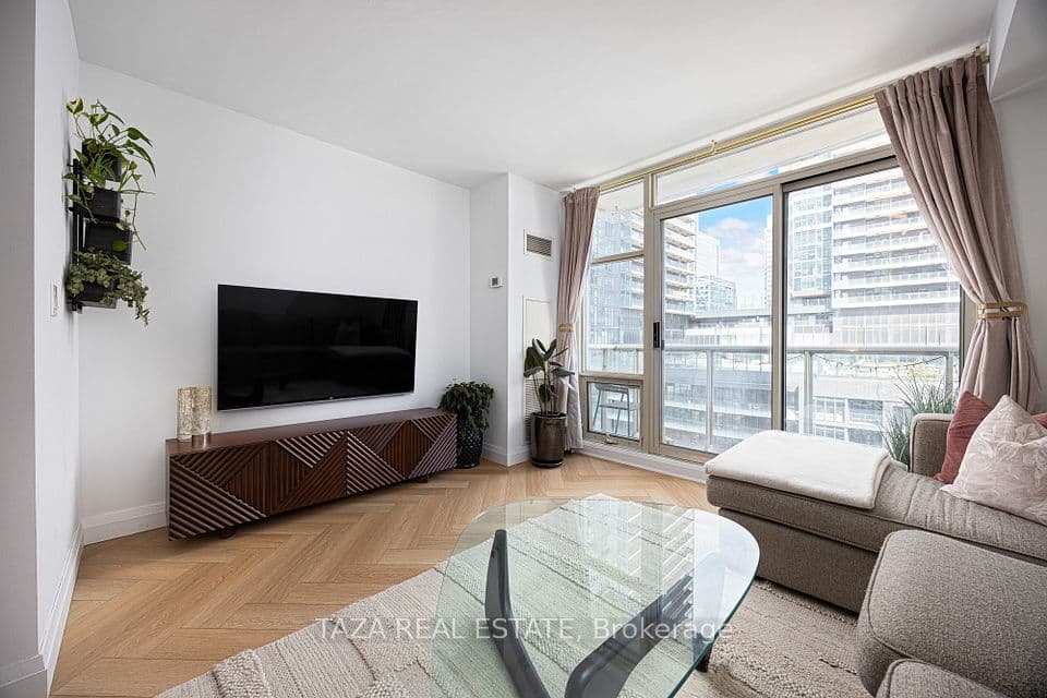 10 Navy Wharf Court 1705, Toronto, ON M5V 3V2 – photo 3