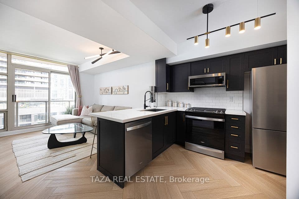10 Navy Wharf Court 1705, Toronto, ON M5V 3V2 – main photo