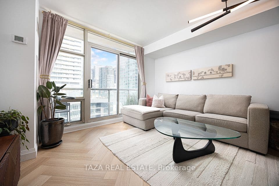 10 Navy Wharf Court 1705, Toronto, ON M5V 3V2 – photo 2
