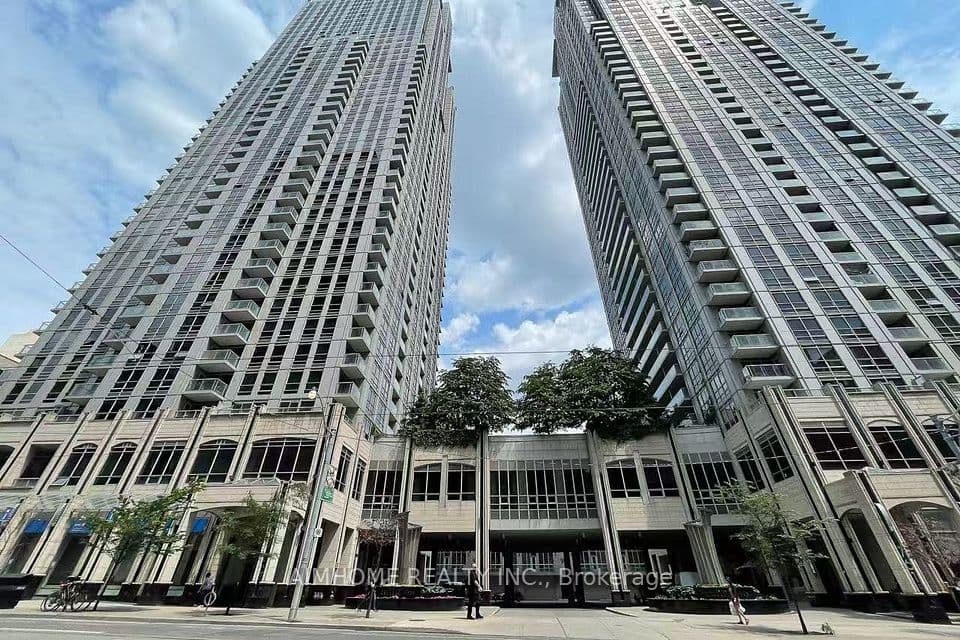 761 bay Street 2313, Toronto, ON M5G 2R2 – photo 2