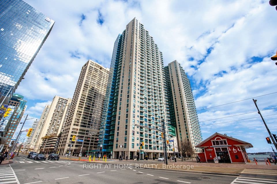 77 Harbour Square 2306, Toronto, ON M5J 2S2 – photo 2