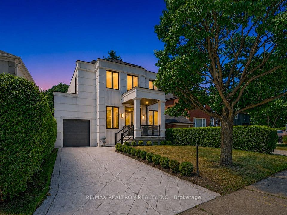 303 Ridley Boulevard, Toronto, ON M3H 1K8 – main photo
