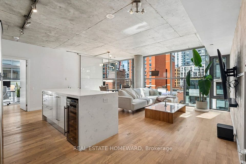 25 Oxley Street 807, Toronto, ON M5V 2J5 – photo 3