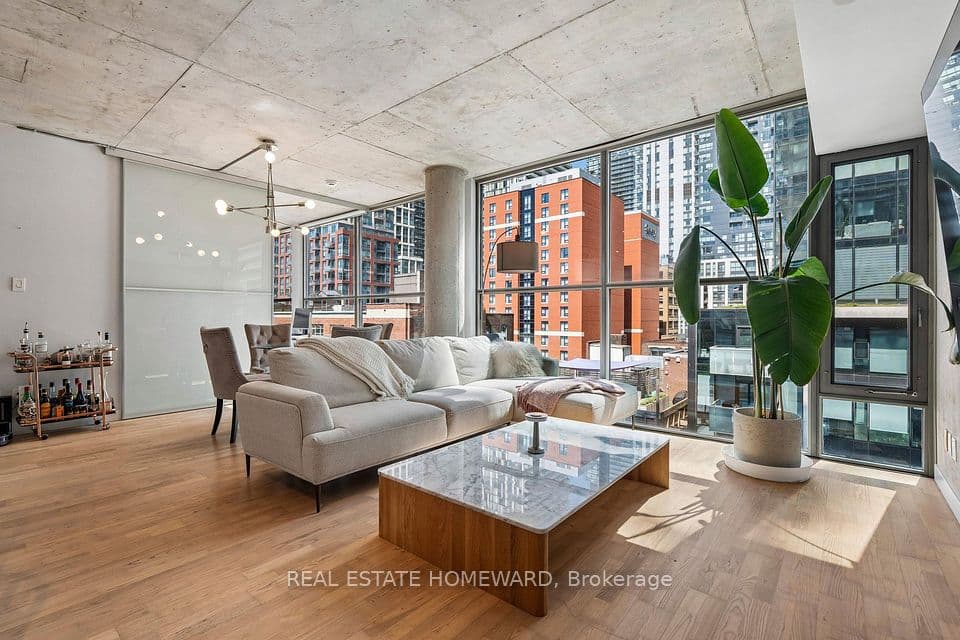 25 Oxley Street 807, Toronto, ON M5V 2J5 – main photo
