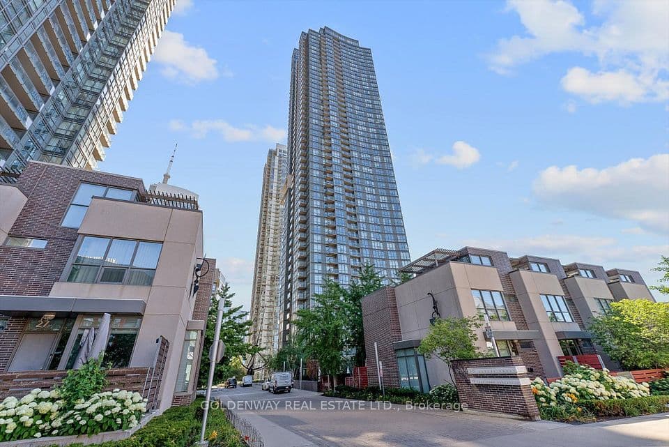 11 Brunel Court 5015, Toronto, ON M5V 3Y3 – main photo