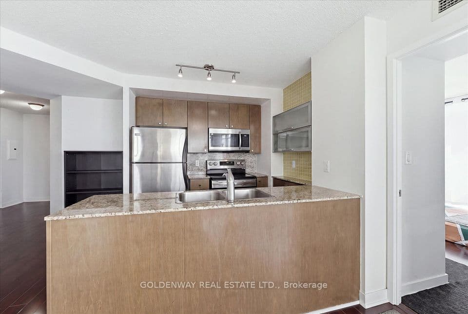 11 Brunel Court 5015, Toronto, ON M5V 3Y3 – photo 3