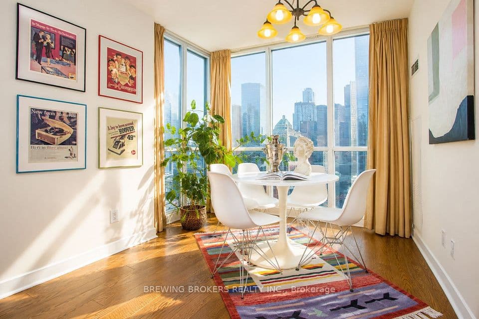 18 Harbour Street 1702, Toronto, ON M5J 2Z6 – photo 3