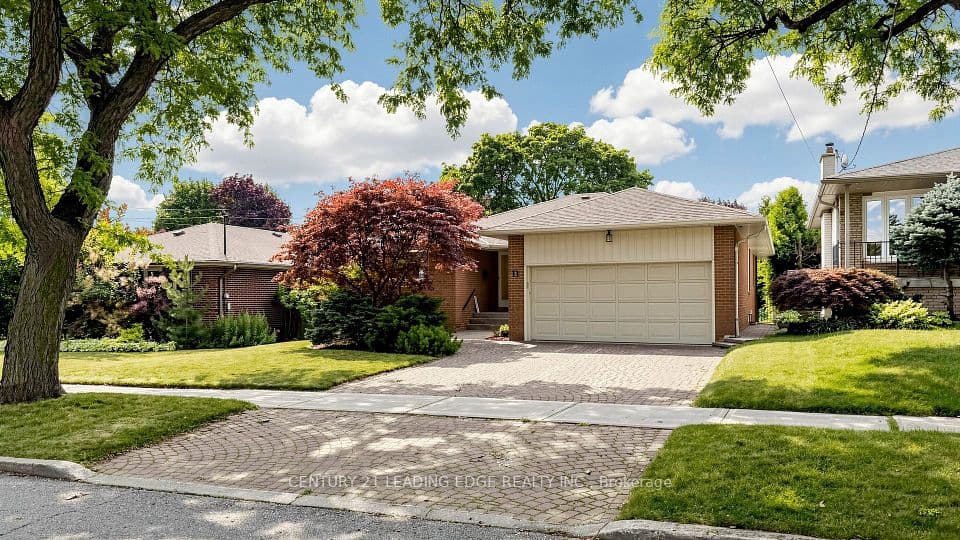 11 Colwick Dr Drive, Toronto, ON M2K 2G2 – main photo