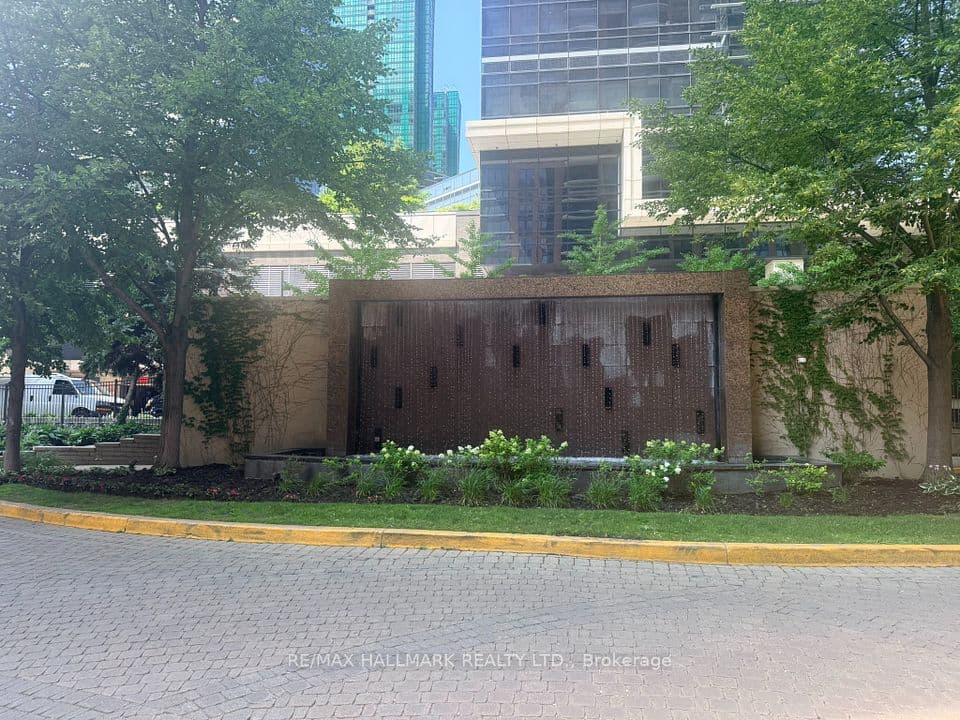 23 Sheppard Avenue E 2011, Toronto, ON M2N 0C8 – photo 2