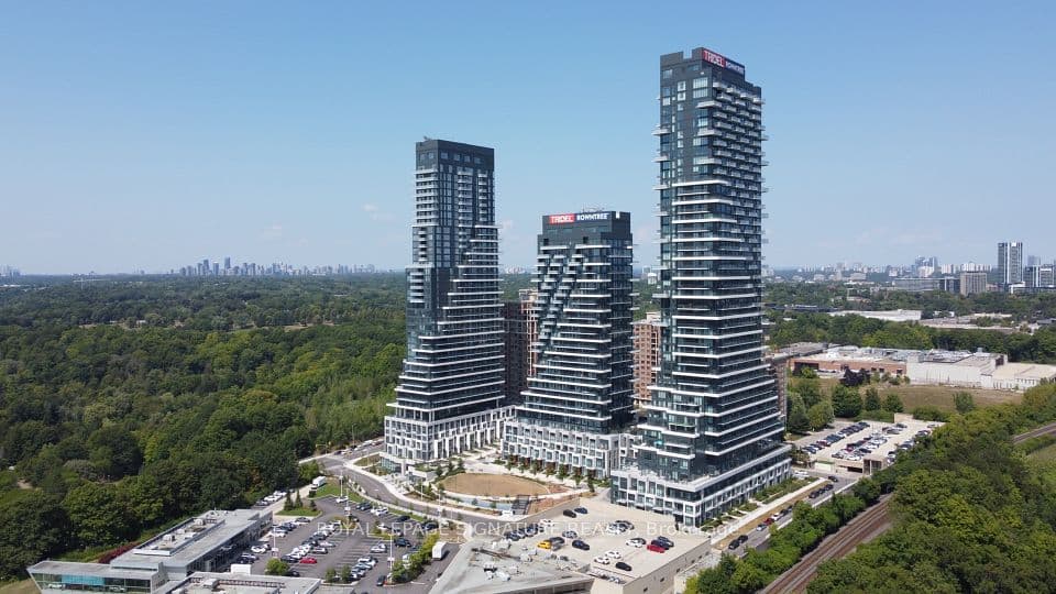 30 Inn On The Park Drive 2009, Toronto, ON M3C 0P7 – main photo