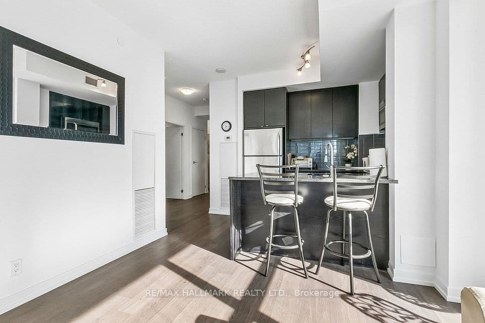 98 Lillian Street 1212, Toronto, ON M4S 0A5 – photo 2