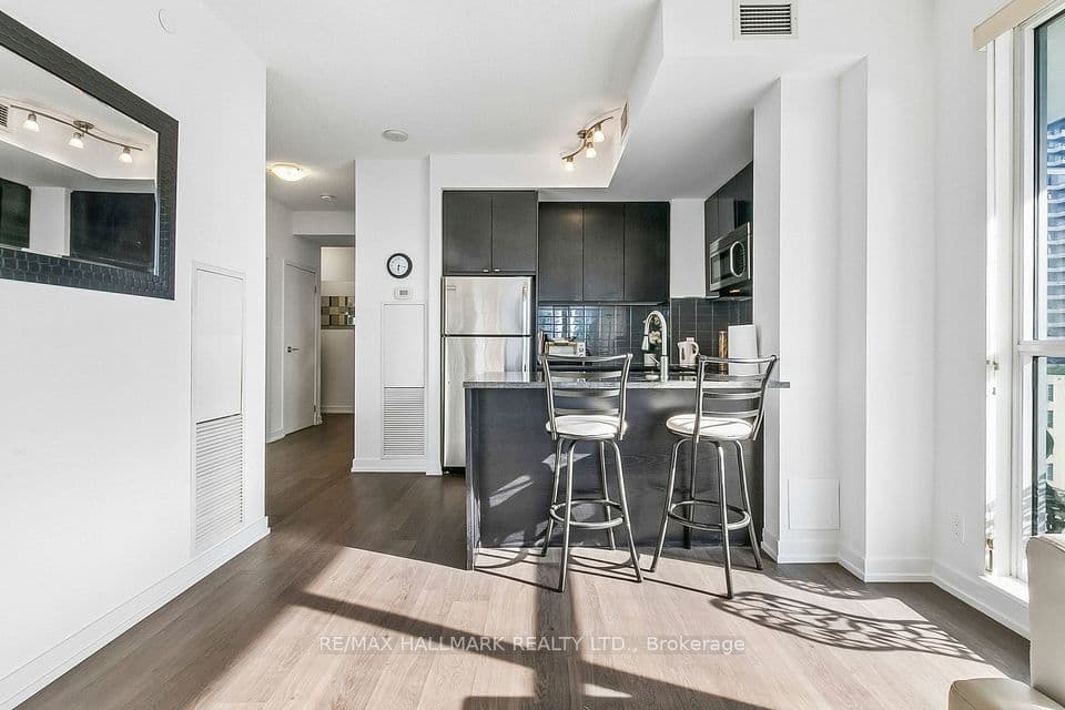98 Lillian Street 1212, Toronto, ON M4S 0A5 – photo 3