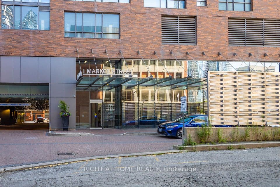 1 Market Street 1604, Toronto, ON M5E 0A2 – photo 2