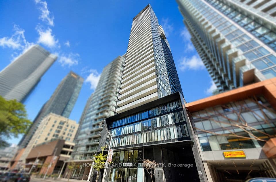 28 Wellesley Street E 1004, Toronto, ON M4Y 0C4 – main photo