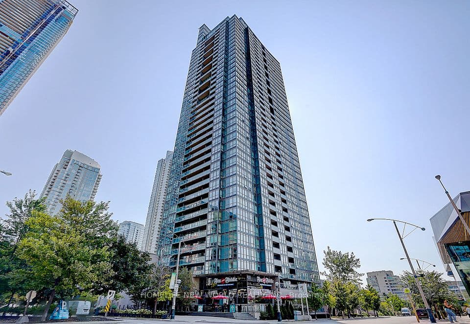 15 Fort York Boulevard 307, Toronto, ON M5V 3Y4 – main photo